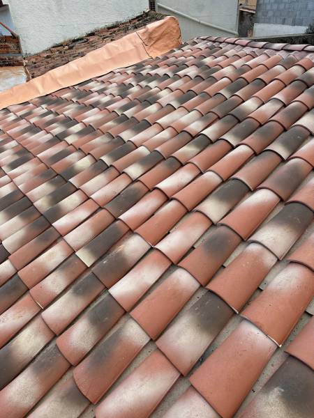 Rénovation complète d'une toiture d'une maison de village à Cuers