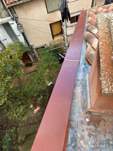 Rénovation complète d'une toiture d'une maison de village à Cuers